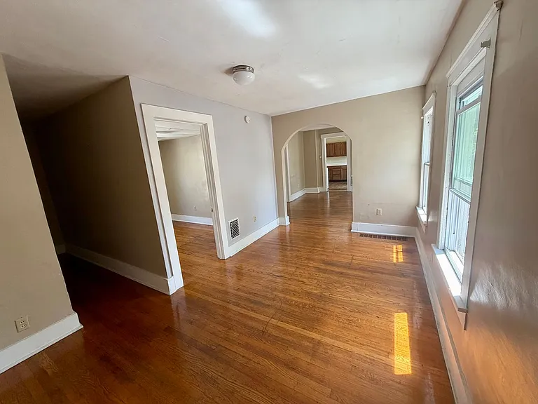 140-42 Grumbach Ave — Photo 16