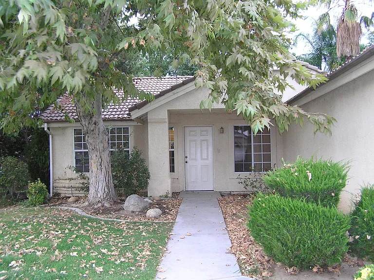 8720 River Springs Ct — Photo 2