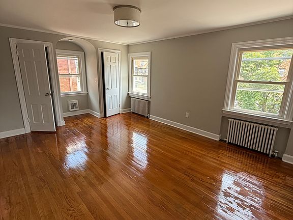 2nd image of 309 Main St #2R
