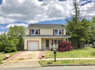 8 Cobblestone Dr, Barnegat, NJ 08005