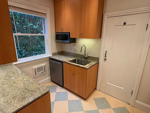 4th image of 1100 Jackson St APT 3