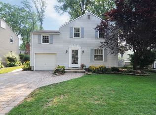 56 N Summit Ave, Chatham, NJ 07928