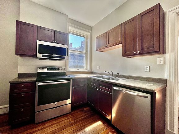 4th image of 2809 Miami St