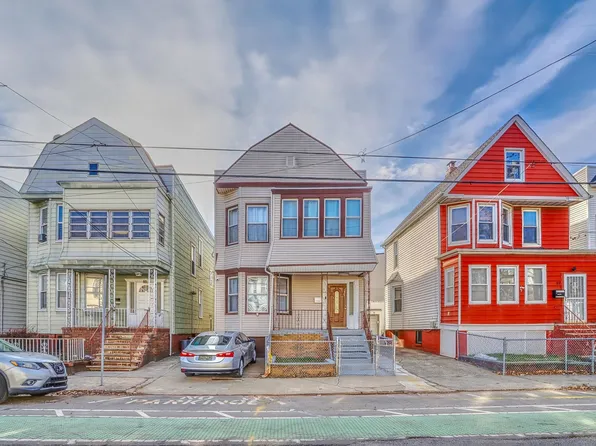 75 Warner Avenue image 1 of 36