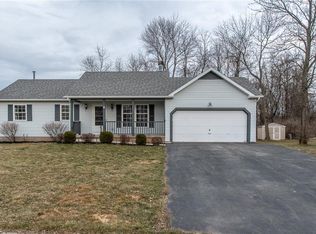 2 Scarlet Pine Cir, Brockport, NY 14420