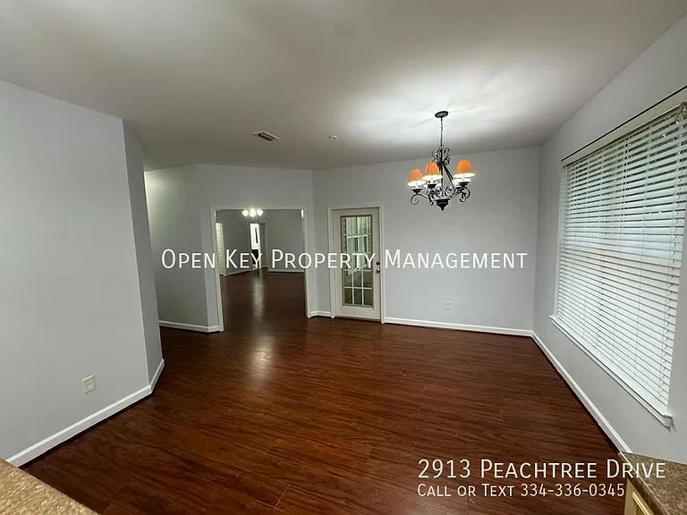 2913 Peachtree Dr — Photo 6