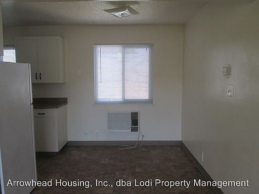 5th image of 420 N Church St