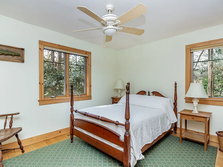 137 Norfolk Dr — Photo 16
