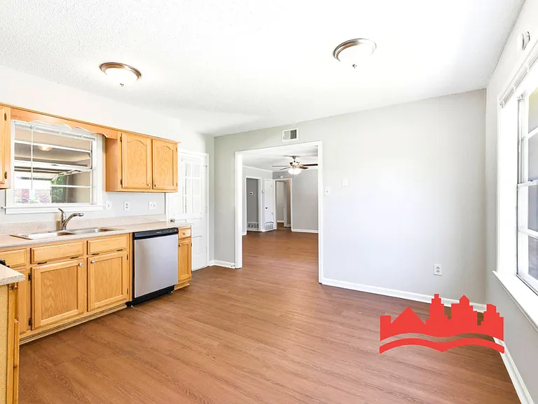 3063 Mary Elizabeth Dr — Photo 17