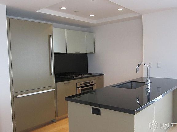 3rd image of 253 4th Ave Unit 5B