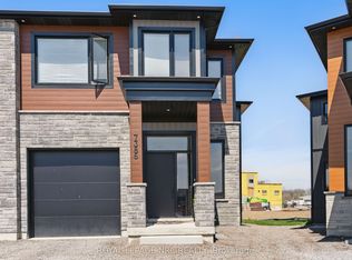 7386 Splendour Dr, Niagara Falls, ON L2H0K6