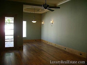 3rd image of 4001 Meadow Lake Ln