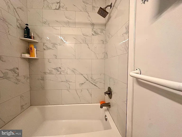 163 Thoreau Dr — Photo 23
