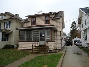 410 Bates St photo 1