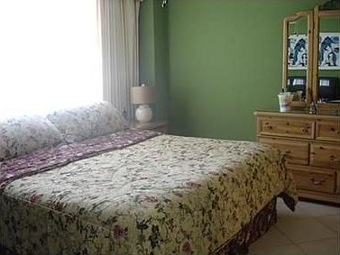 4th image of 5601 Collins Av 405 #405