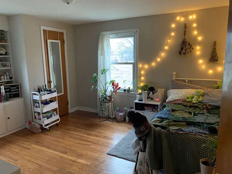 Guest bedroom #1