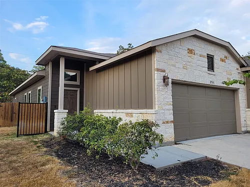 210 Oakcrest #A Photo 1