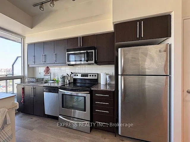 Arc Condo — Photo 2