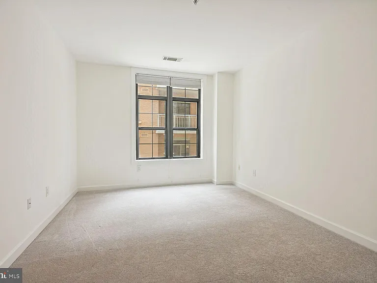 1111 25th St NW #302 — Photo 10