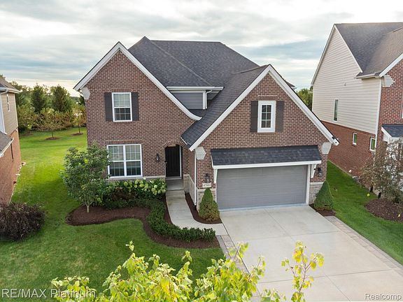 2nd image of 47861 Fieldstone Dr