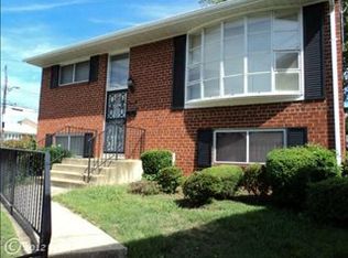 1400 42nd Pl SE, Washington, DC