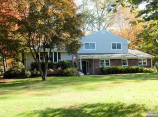 270 Pine St, Wyckoff, NJ 07481