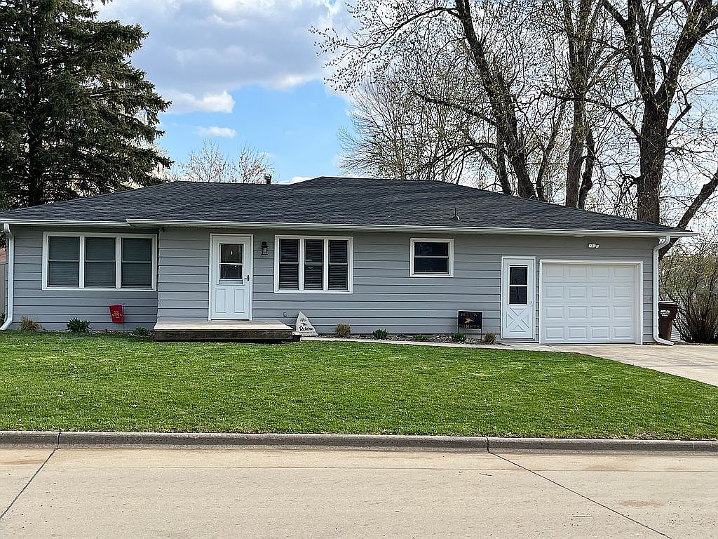 311 E Maple Ave, Conrad, IA 50621 Zillow