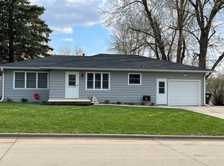 311 E Maple Ave, Conrad, IA 50621