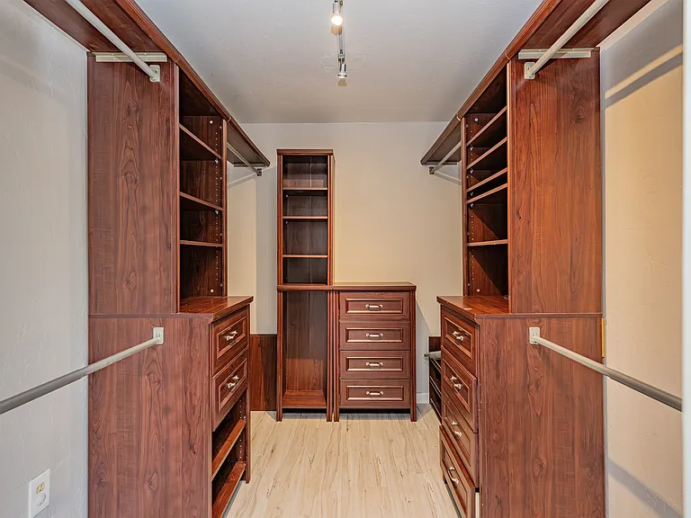 2827 E La Cienega Pl — Photo 19