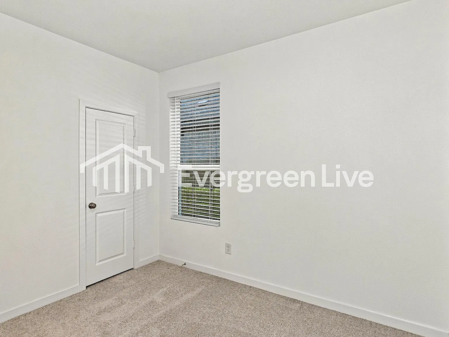 4 bed, 3.0 bath, 1868 sqft, $2,040 — Photo 4