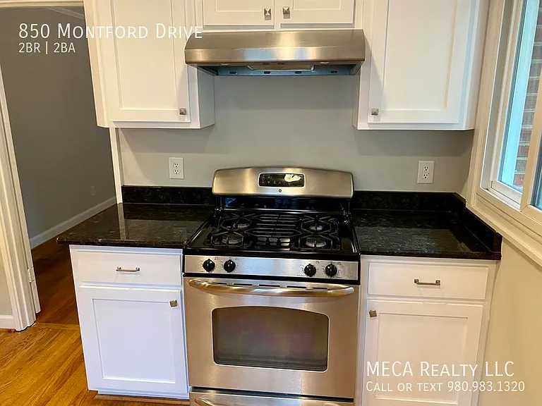 850 Montford Dr — Photo 8