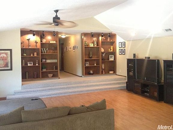 4th image of 3803 Kenwood Way
