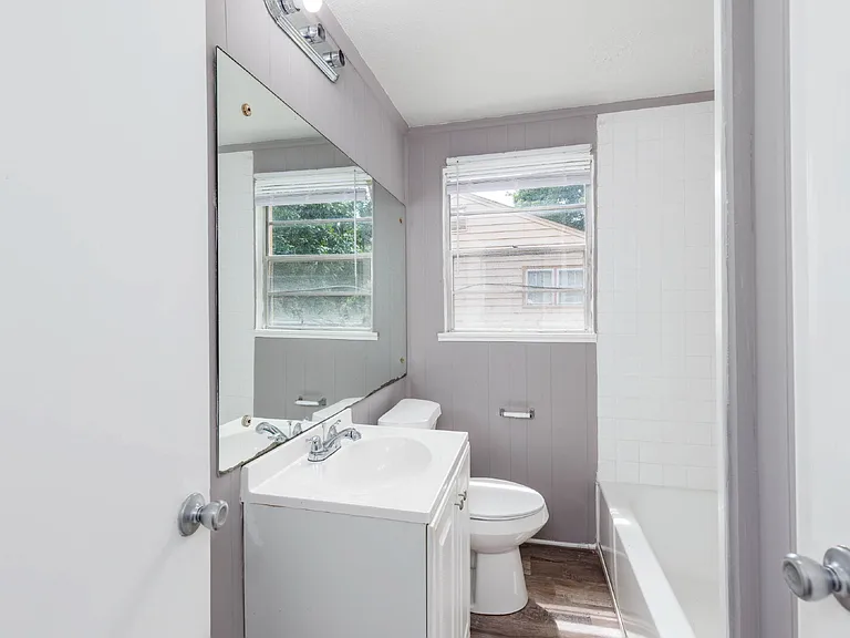 208 9th Ct S — Photo 11