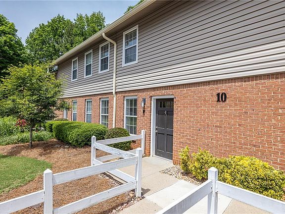 2nd image of 7750 Roswell Rd APT 10F