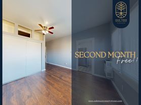 2044-2046 International Blvd, 25