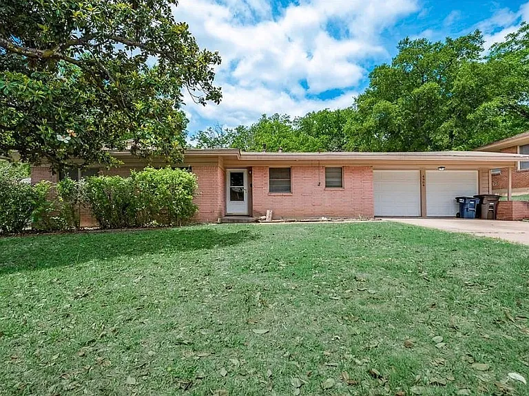 4904 Odessa Ave — Photo 3