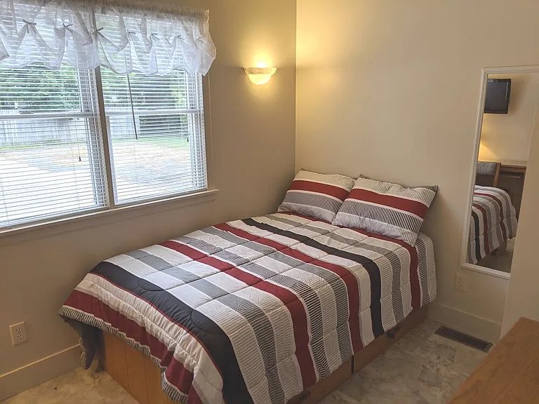 23-25 Maple Ave #2 — Photo 9
