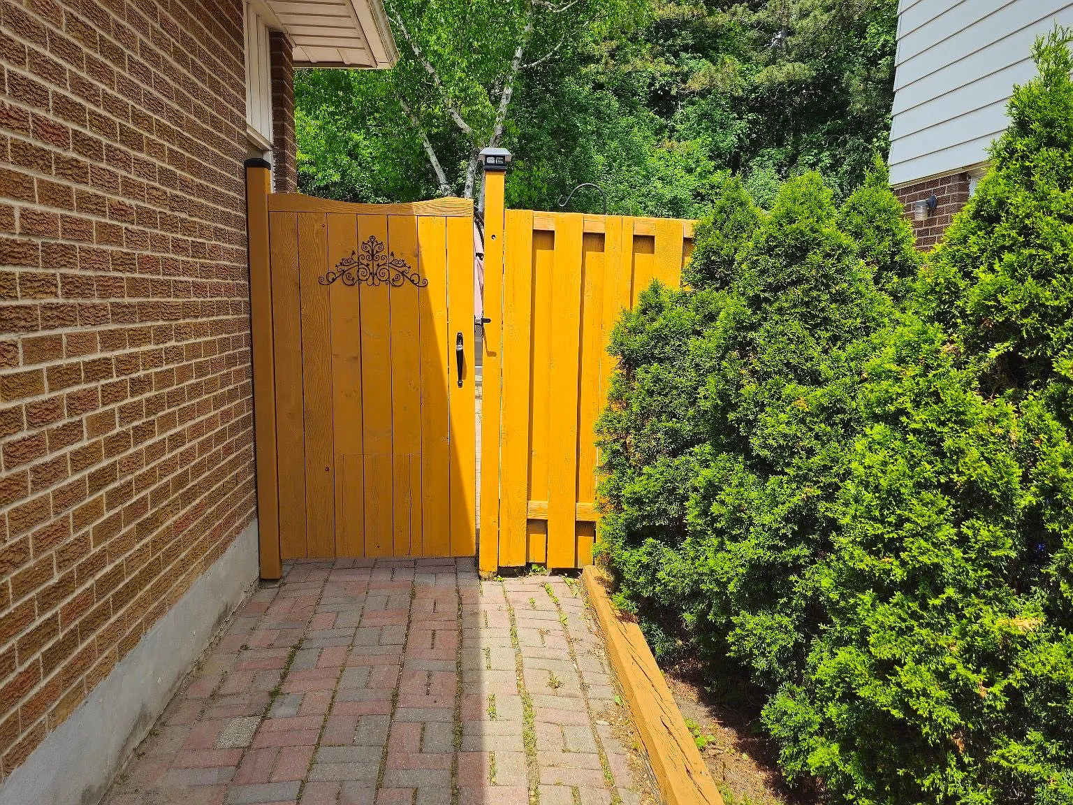 3 bed, $2,450 — Photo 2