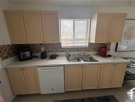 404 NW 2nd Ave — Photo 3