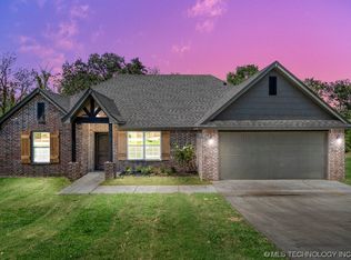 21855 E Morgan Rd, Claremore, OK 74017