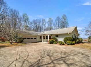 484 Briar Patch Ln, Saluda, NC 28773