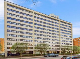803 W 48th St APT 401, Kansas City, MO 64112