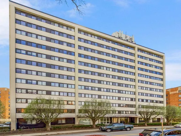 803 W 48th St APT 401, Kansas City, MO 64112