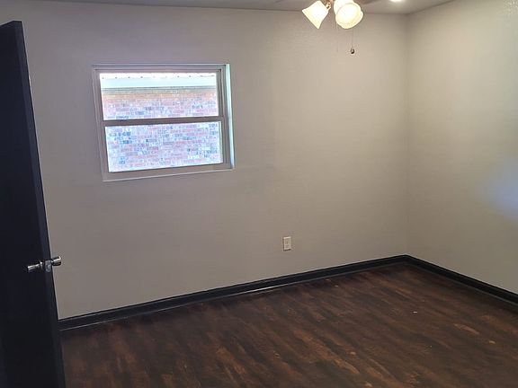 3rd image of 2601 S Olive St APT 30