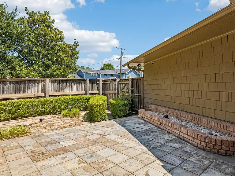 3566 Princess Ln — Photo 27