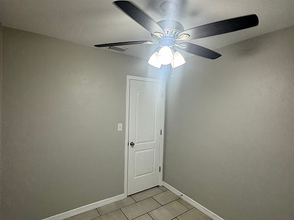 4th image of 503 Tanglewood Dr