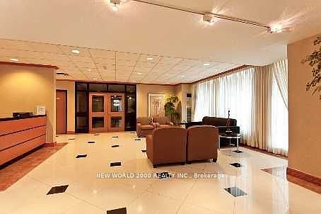 2nd image of 633 Bay St #Penthouse 09