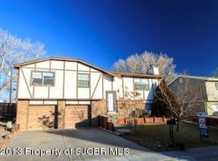 910 Mountain View Dr, Aztec, NM 87410