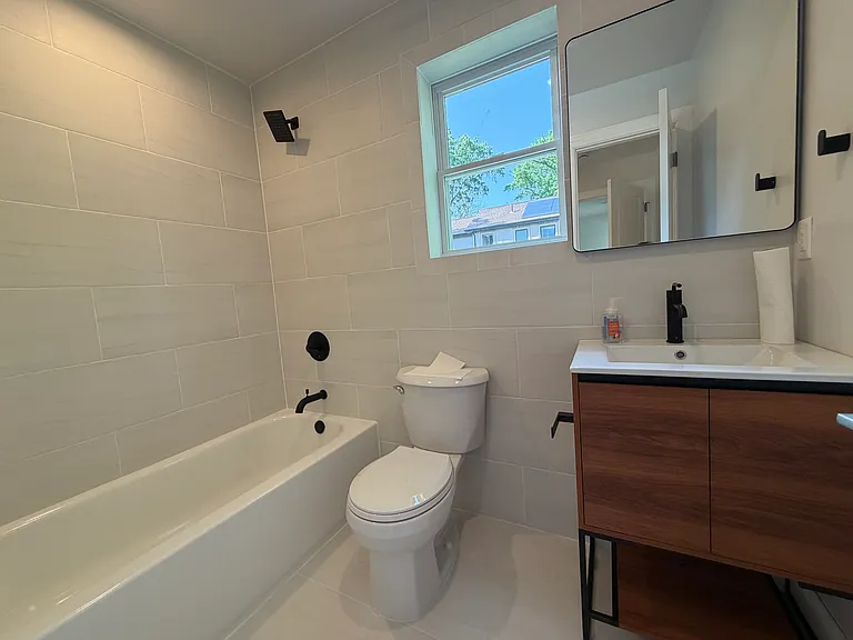 262 Maine Ave #2 — Photo 7