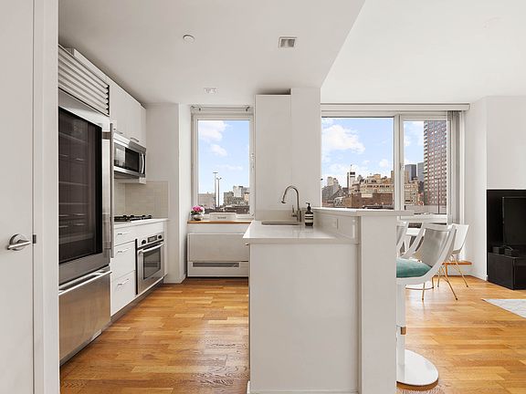 4th image of 635 W 42nd St APT 7F